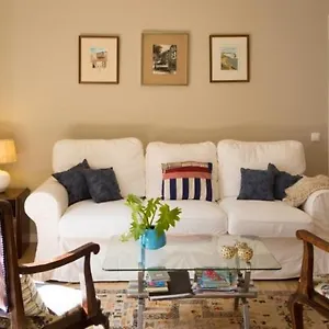 - Garden - Free Parking & Ac Apartment